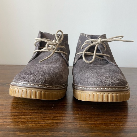 Johnston & Murphy, 11.5, mens gray suede lace up chukka boot like new condition - Picture 3 of 11